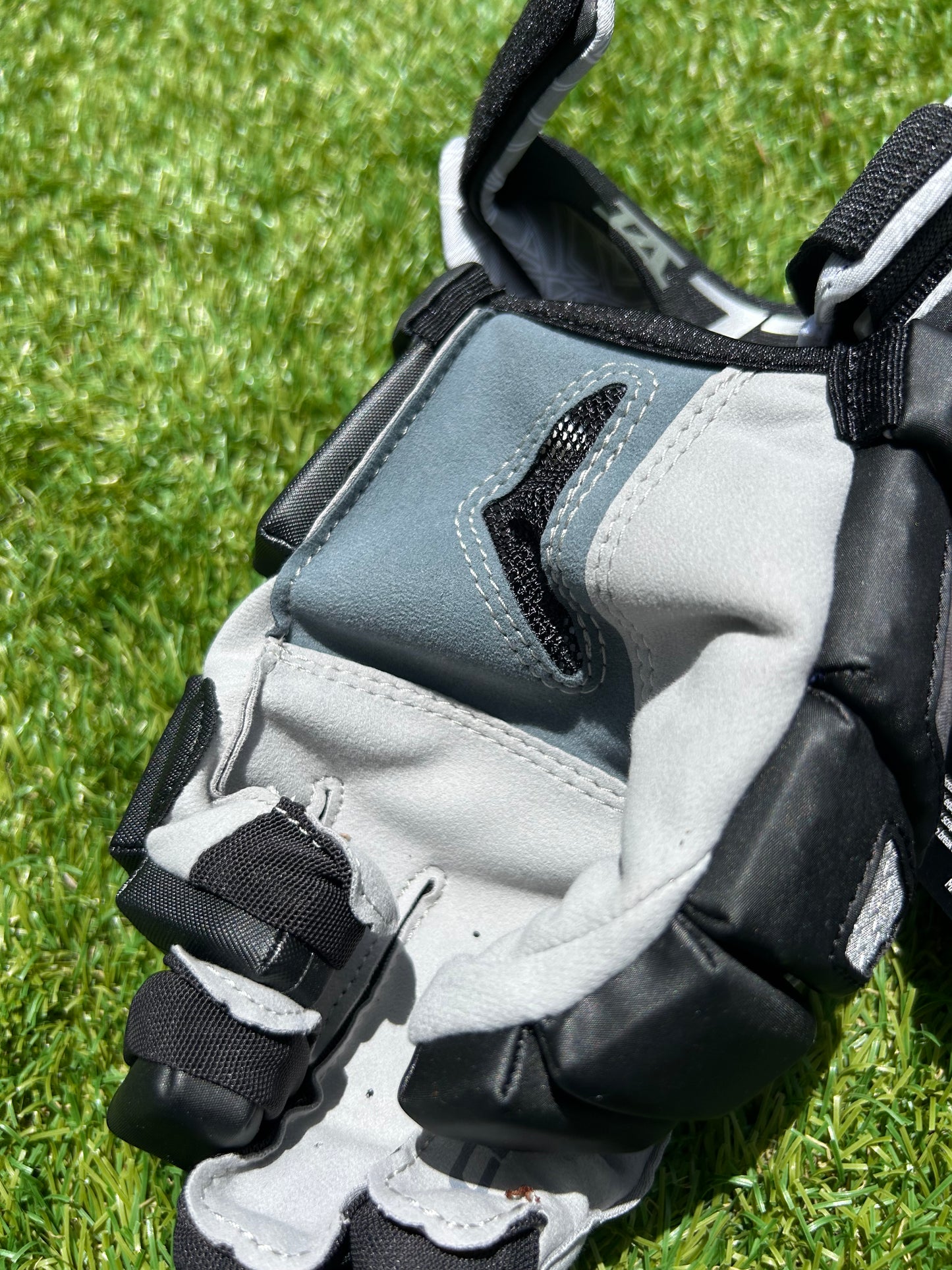 STX Cell VI Lacrosse Field Gloves