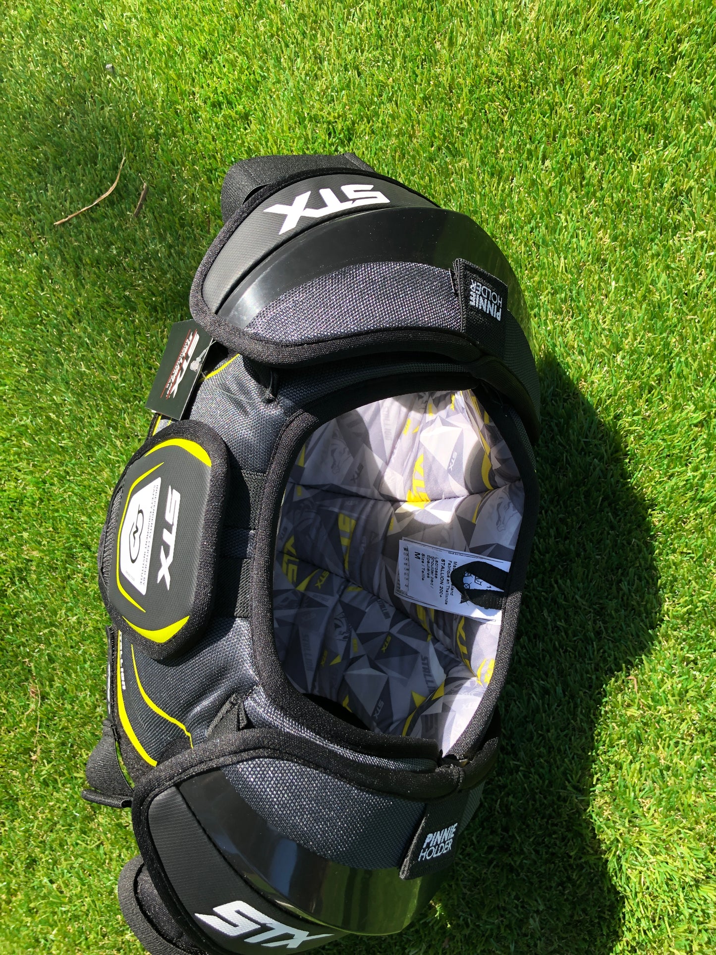 STX Stallion 200 Men's Lacrosse Shoulder Pad
